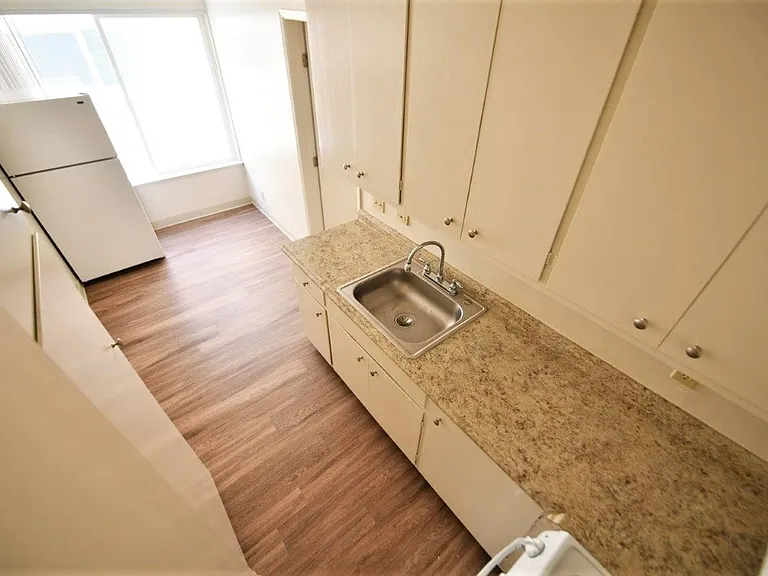 2535 Ellsworth St — Photo 17