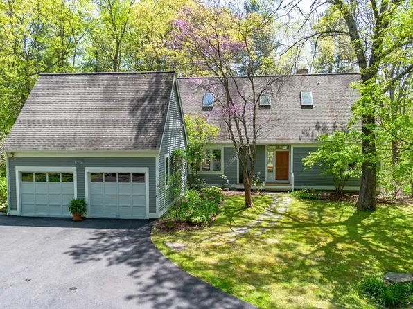 207 Indian Hill Rd, Groton, MA 01450