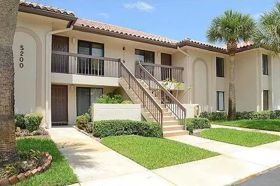 5200 E Club Cir #206