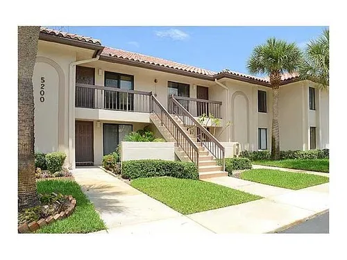 5200 E Club Cir #206 Photo 1