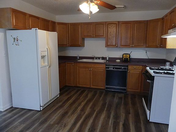 5th image of 729 Fargo St