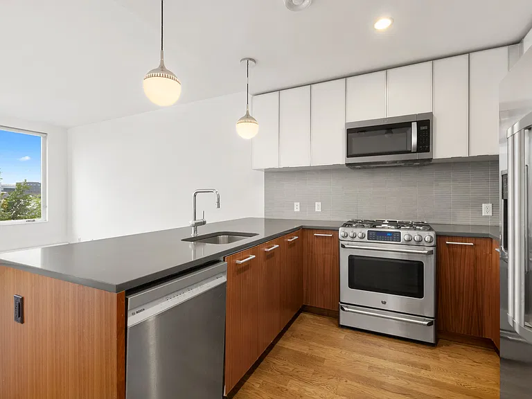 109 3rd St #3 — Photo 3