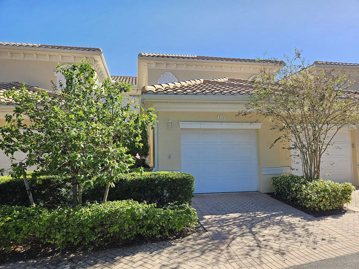 Annual Unfurnished 2 Bedroom 2 Bathroom 1 Car Garage Second Floor Condo in the Triano Community! — Photo 1