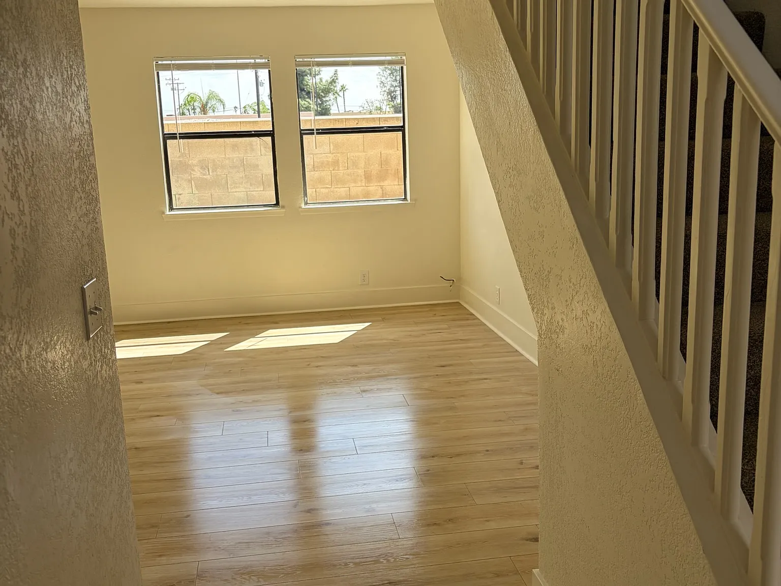 2 bed, 1.5 bath, 1100 sqft, $1,625 — Photo 2