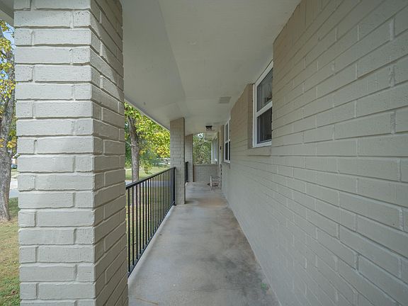 5th image of 100 Thompson Street
