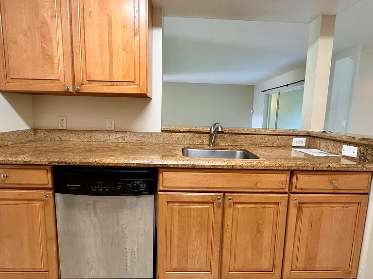 815 W Boynton Beach Blvd #10-105 — Photo 5