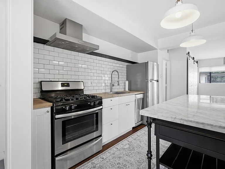 1614 E Roma Ave — Photo 13