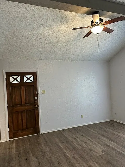 2 bed, 1.0 bath, 950 sqft, $1,295 — Photo 3
