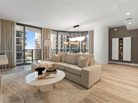 45 SW 9th St
