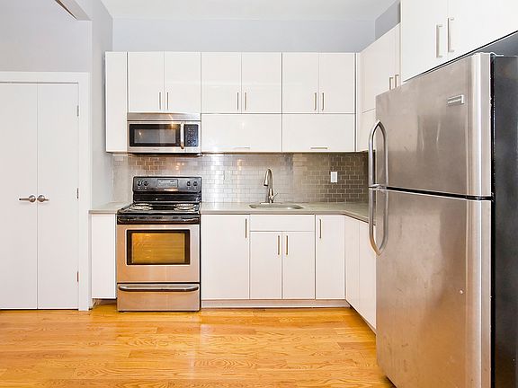 2nd image of 177 W 26th St #301A
