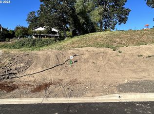 2805 NW Pinehurst Dr #12, McMinnville, OR