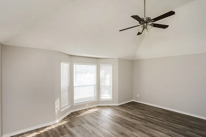 819 Crooked Creek Ln — Photo 11