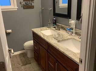 505 Barrett Rd, Berea, OH 44017