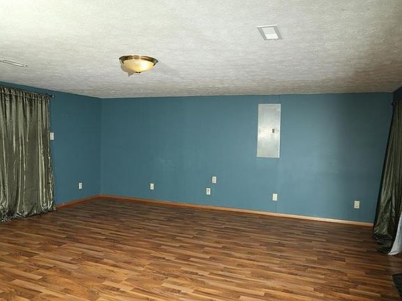 3rd image of 30289 Blaine Ave