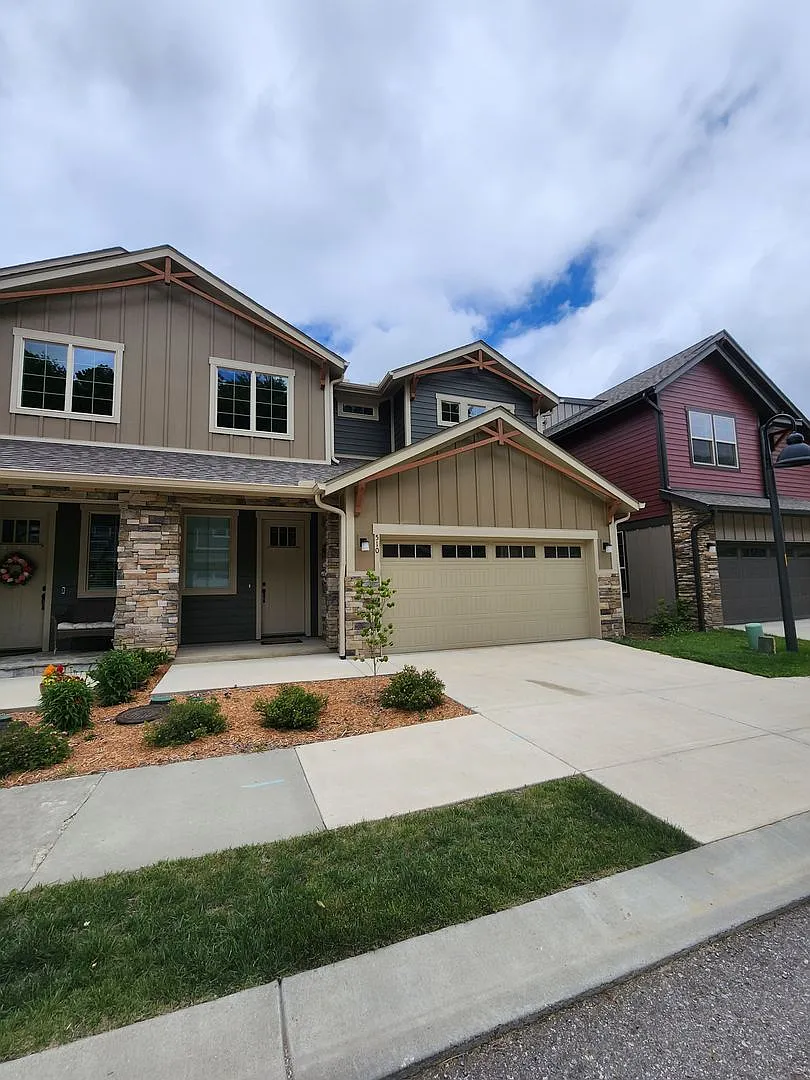 Black Mountain-Sweet Birch Commons — Photo 2