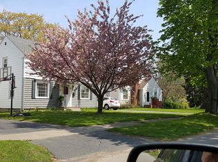 196 Montclair Dr, Rochester, NY 14617