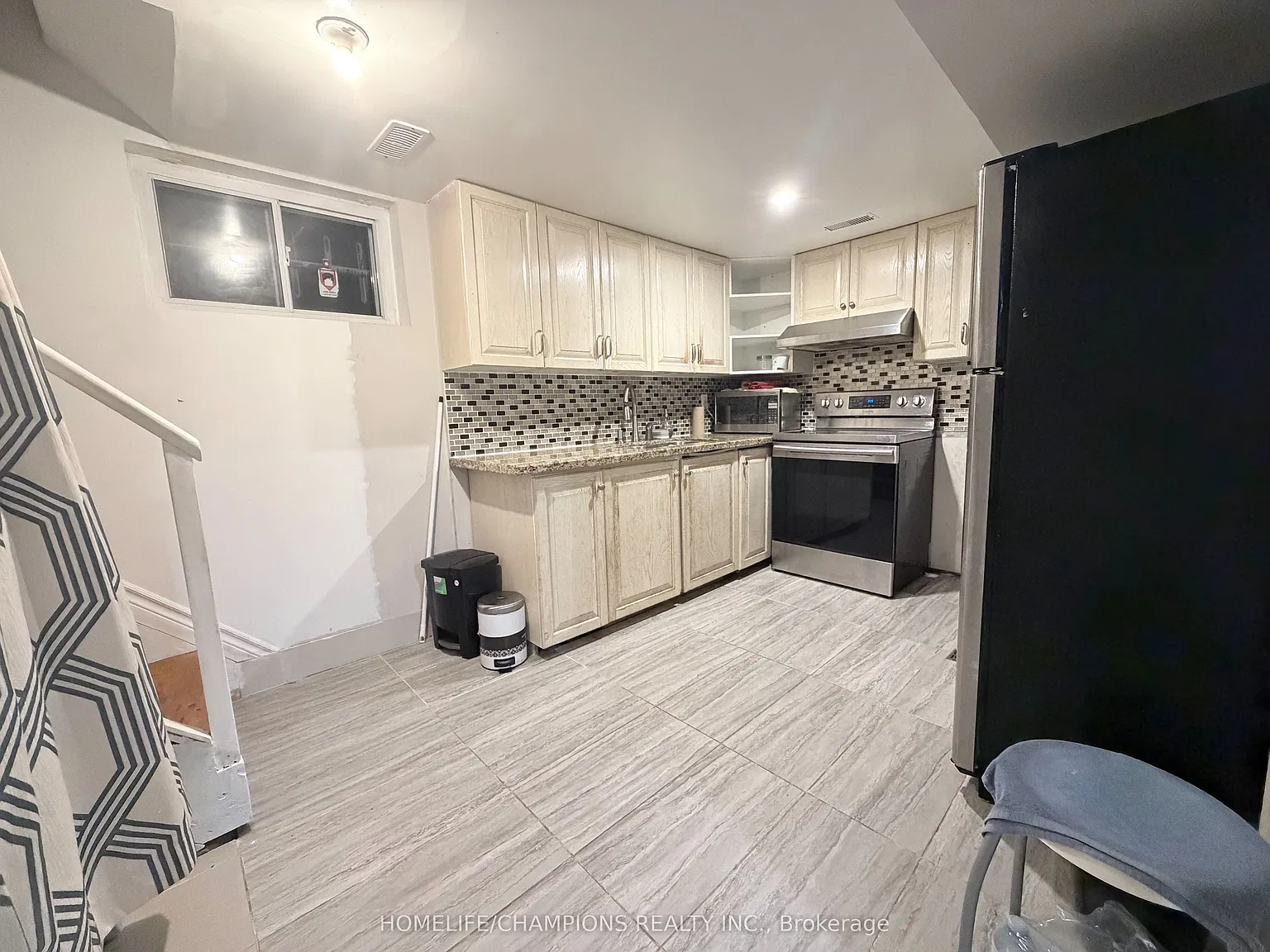 3 bed, $2,600 — Photo 2