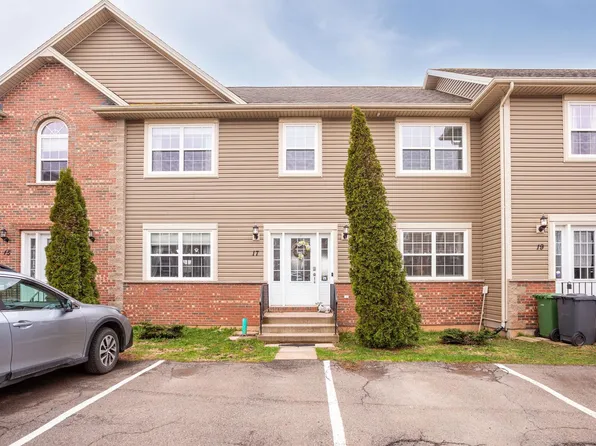 17 Cameron Hts, Stratford, PE C1B 0A8