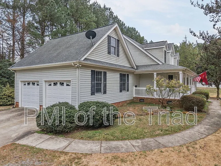 2766 Briaroak Dr — Photo 2