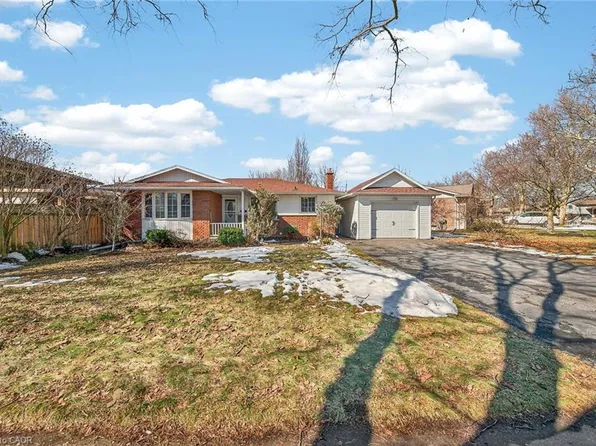 4569 Mitchell Ave, Niagara Falls, ON L2E 6R6