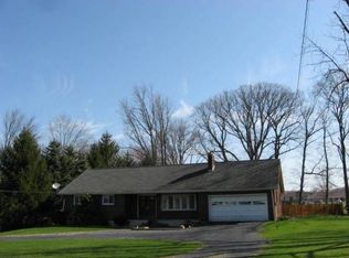 828 Creek Rd, Walnutport, PA 18088