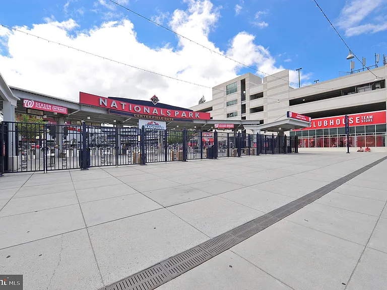 1000 New Jersey Ave SE #609 — Photo 45