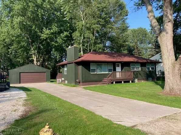 26655 Hickler Ln, Harrison Township, MI 48045