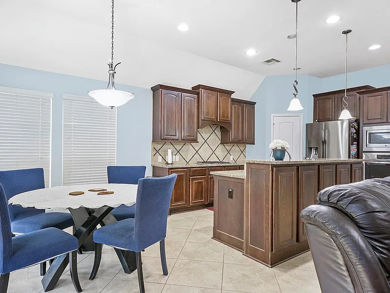 27815 Colonial Point Dr — Photo 16