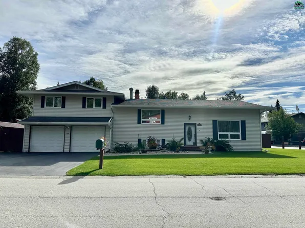 4493 Dartmouth Dr, Fairbanks, AK 99709