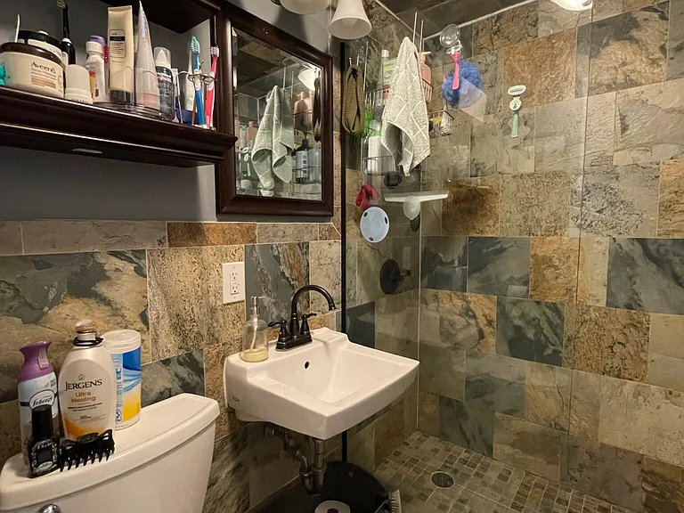 914 Beacon St #4 — Photo 23