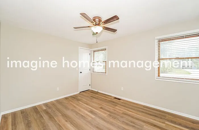 2569 Brafferton Ave — Photo 8