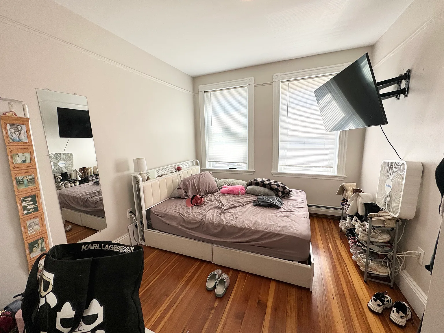 3 bed, 1200 sqft, $3,650 — Photo 2