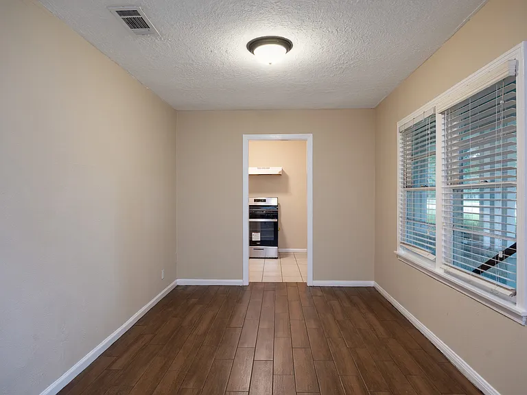 305 Harris Blvd — Photo 17