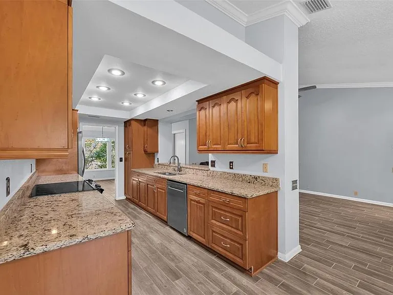 1702 Horseshoe Dr — Photo 8