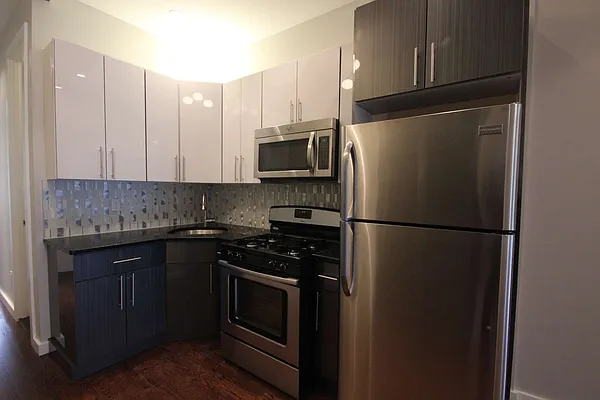 Rented by Nooklyn NYC LLC | media 31