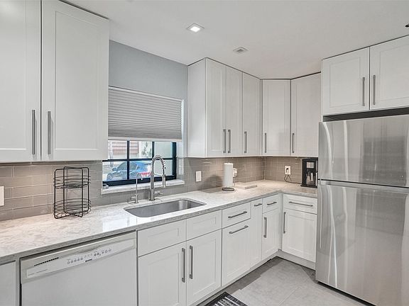 5th image of 11568 NW 1st Street