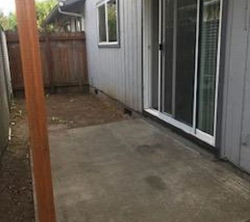 2nd image of 169 37th St #4