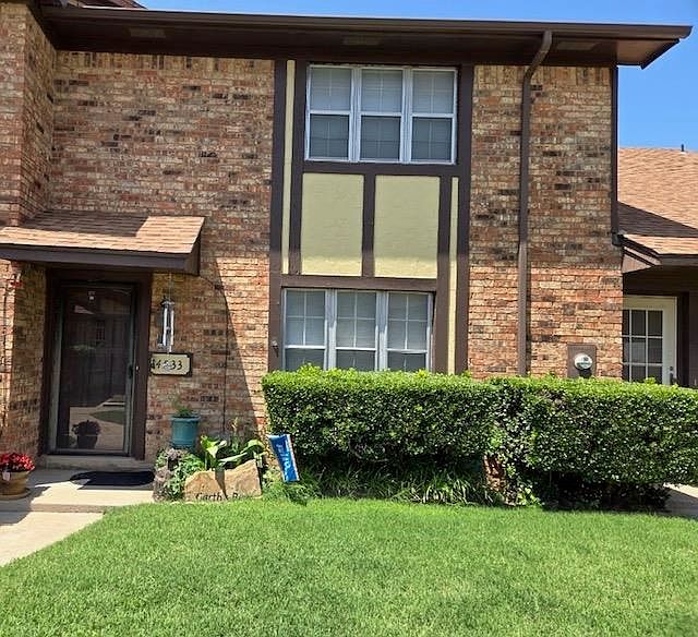 2nd image of 4533 NE Bell Ave
