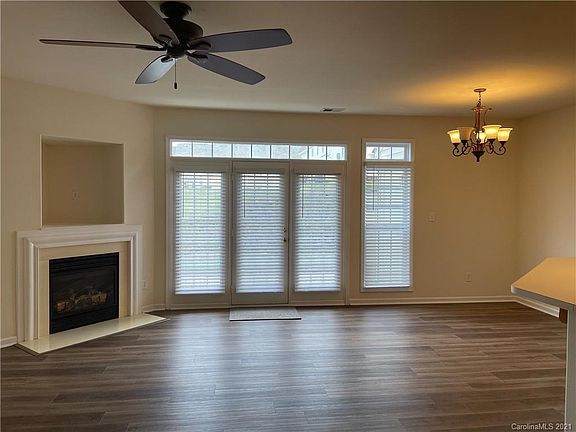 3rd image of 6010 Blackheath Dr