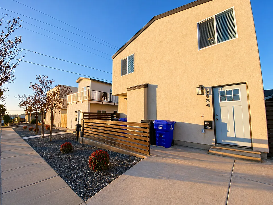 5484 Dorothy Dr