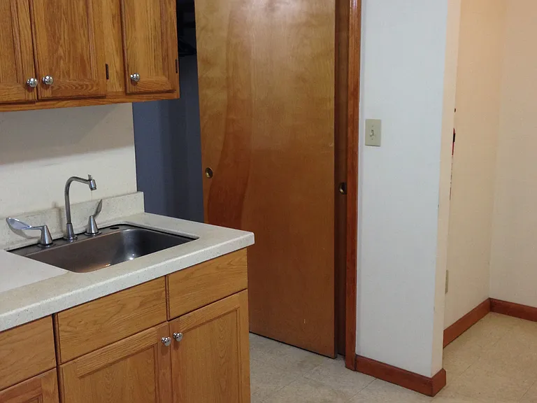 Odell Ave — Photo 1