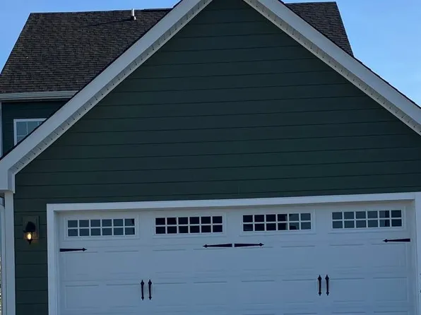 219 Iris Cir, Moyock, NC 27958