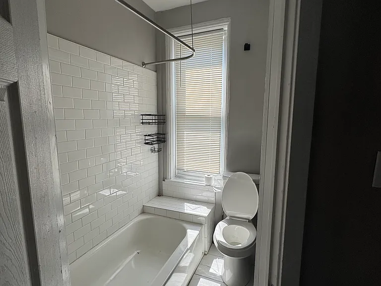 1429 N Hollywood St #2 — Photo 12