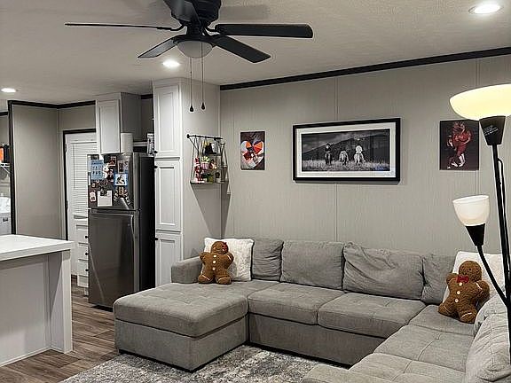 3rd image of 214 Ivy St #289