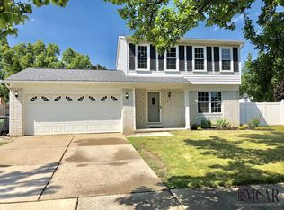 22114 Derby Rd, Woodhaven, MI 48183