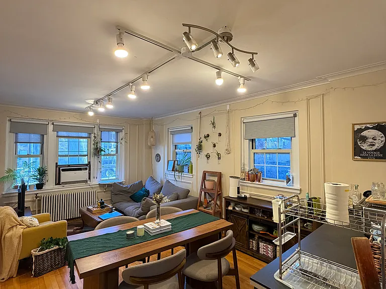 1450 Beacon St #B02 — Photo 4