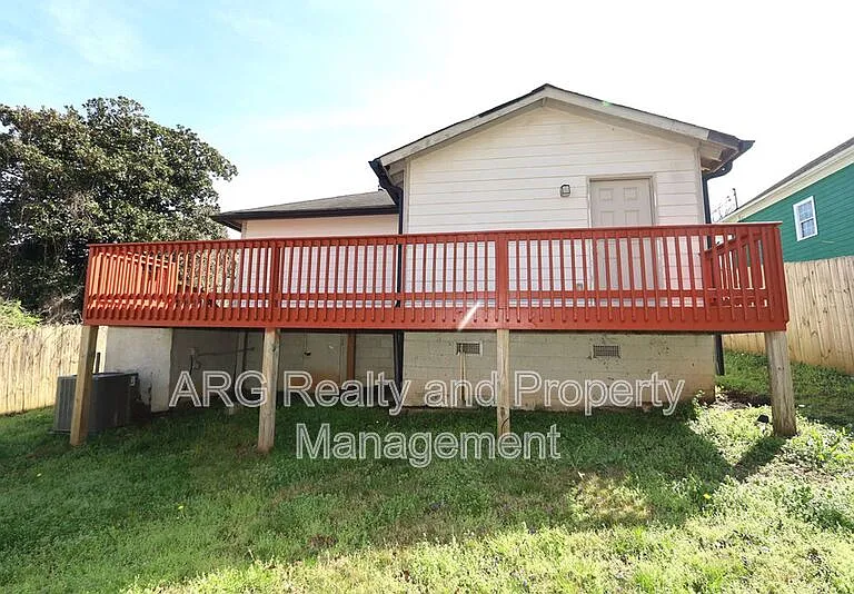 1095 Ira St SW — Photo 5