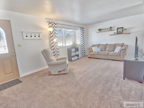 5th image of 717 Anthon Ave