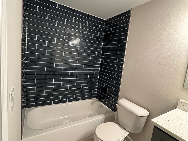5630 Pershing Ave #33 — Photo 13