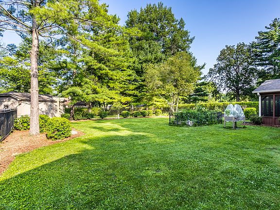 2nd image of 306 Woodland East Dr